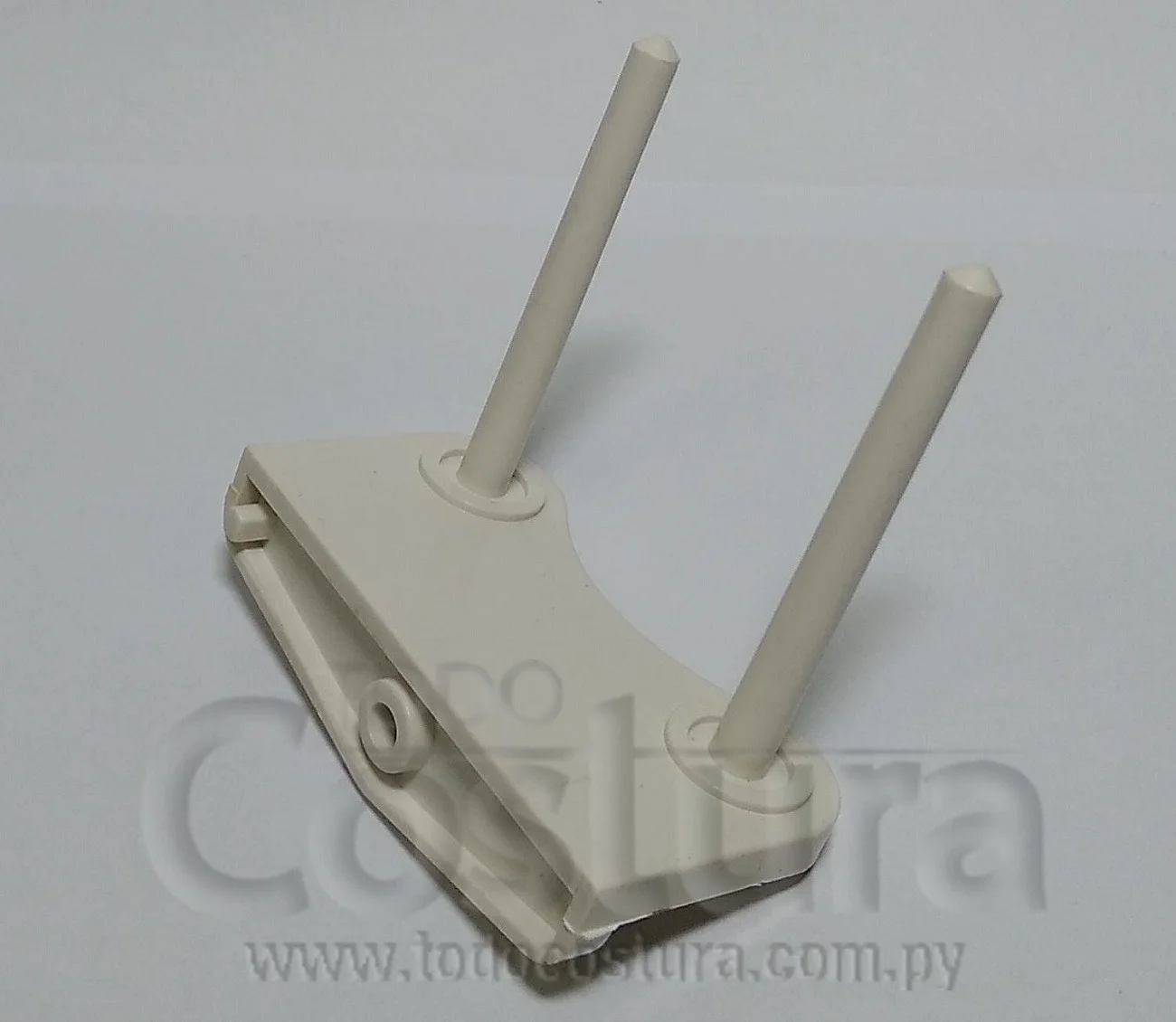 PINO DE HILO DOBLE (PLAST.) JH653