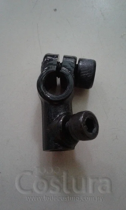 SOPORTE DEL GUARDA AGUJA DELANTERO COLLARETA SIRUBA F007K