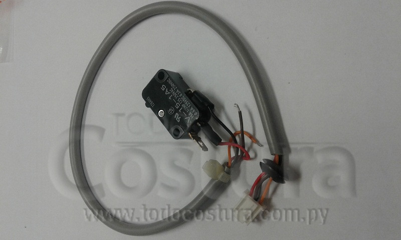 LLAVE INTERRUPTOR NEGRO DE CORTE OVERLOCK SIRUBA 700QD/CTE