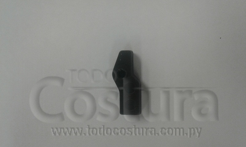 BASE (IZQUIERDO) DEL CHAPA DIENTE OVERLOCK SIRUBA 700K