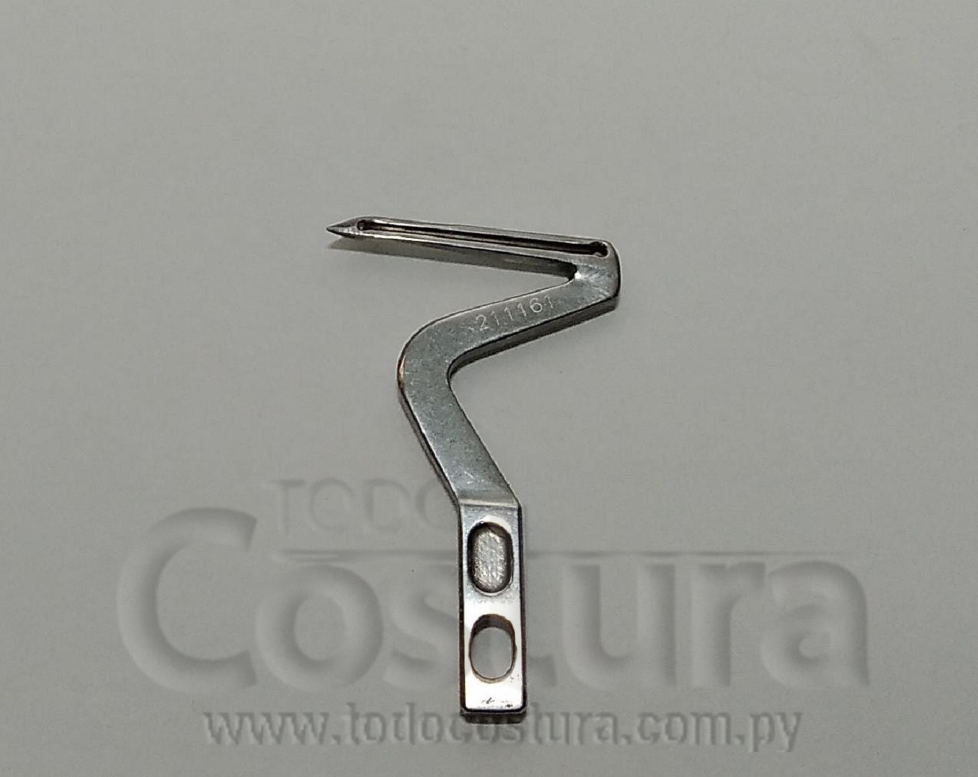 GARFIO INFERIOR OVERLOCK PEGASUS E32