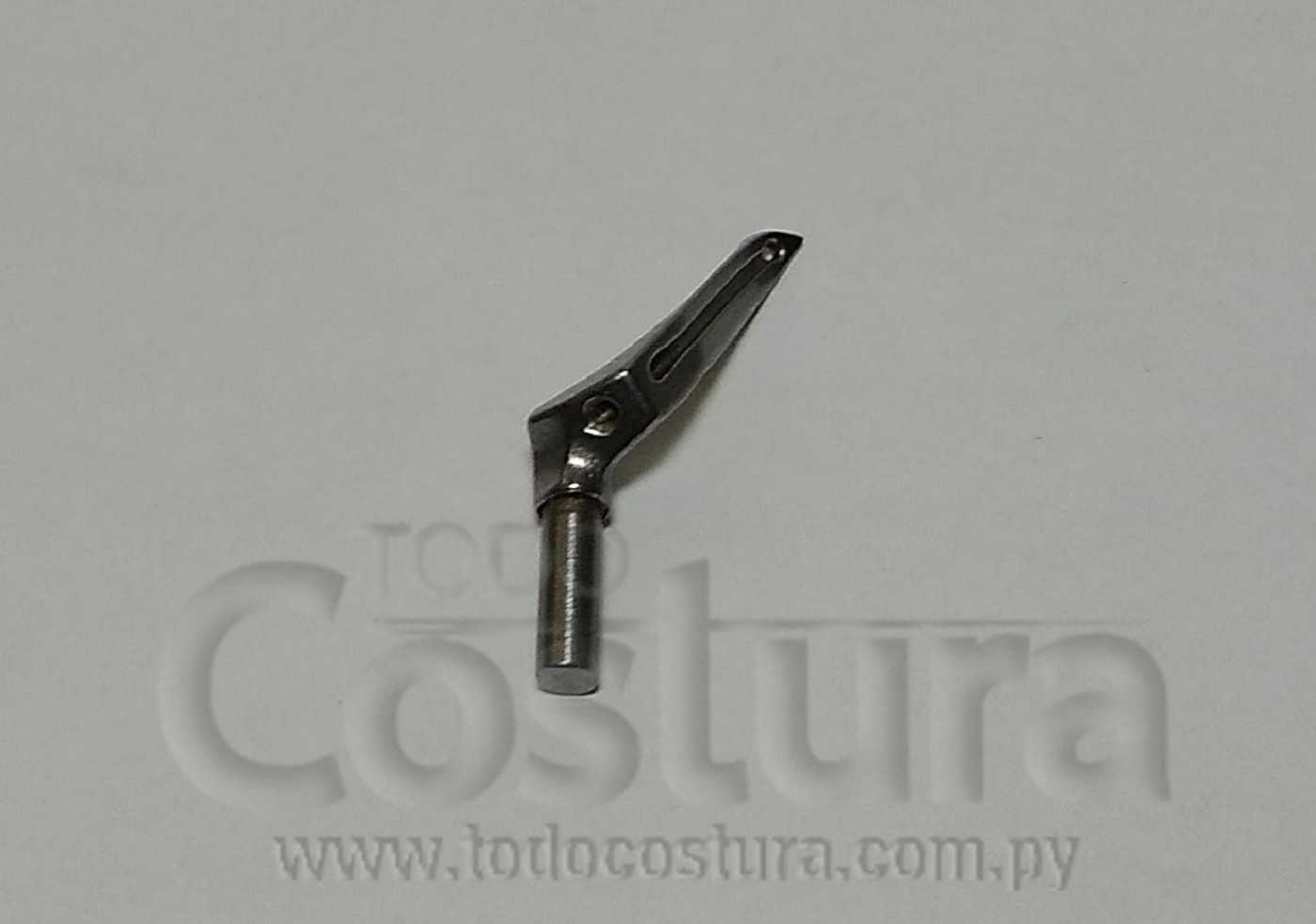 GARFIO SUPERIOR OVERLOCK PEGASUS E32