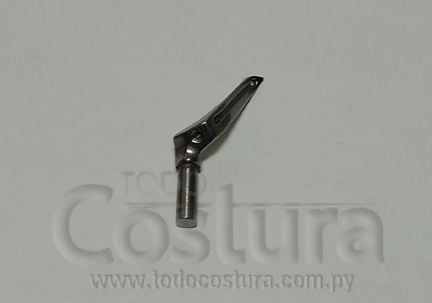 GARFIO SUPERIOR OVERLOCK PEGASUS E32