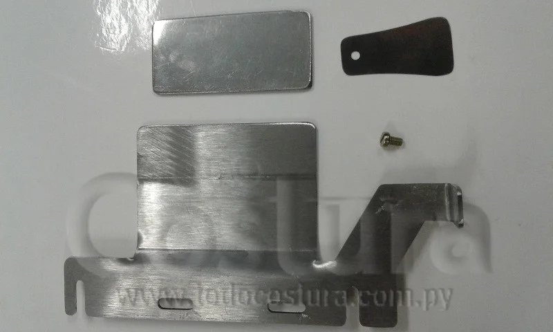 CHAPITA (MOLDE VIRGEN) DE KIT P/ PEGAR ETIQUETAS METALICAS JUKI MB-373