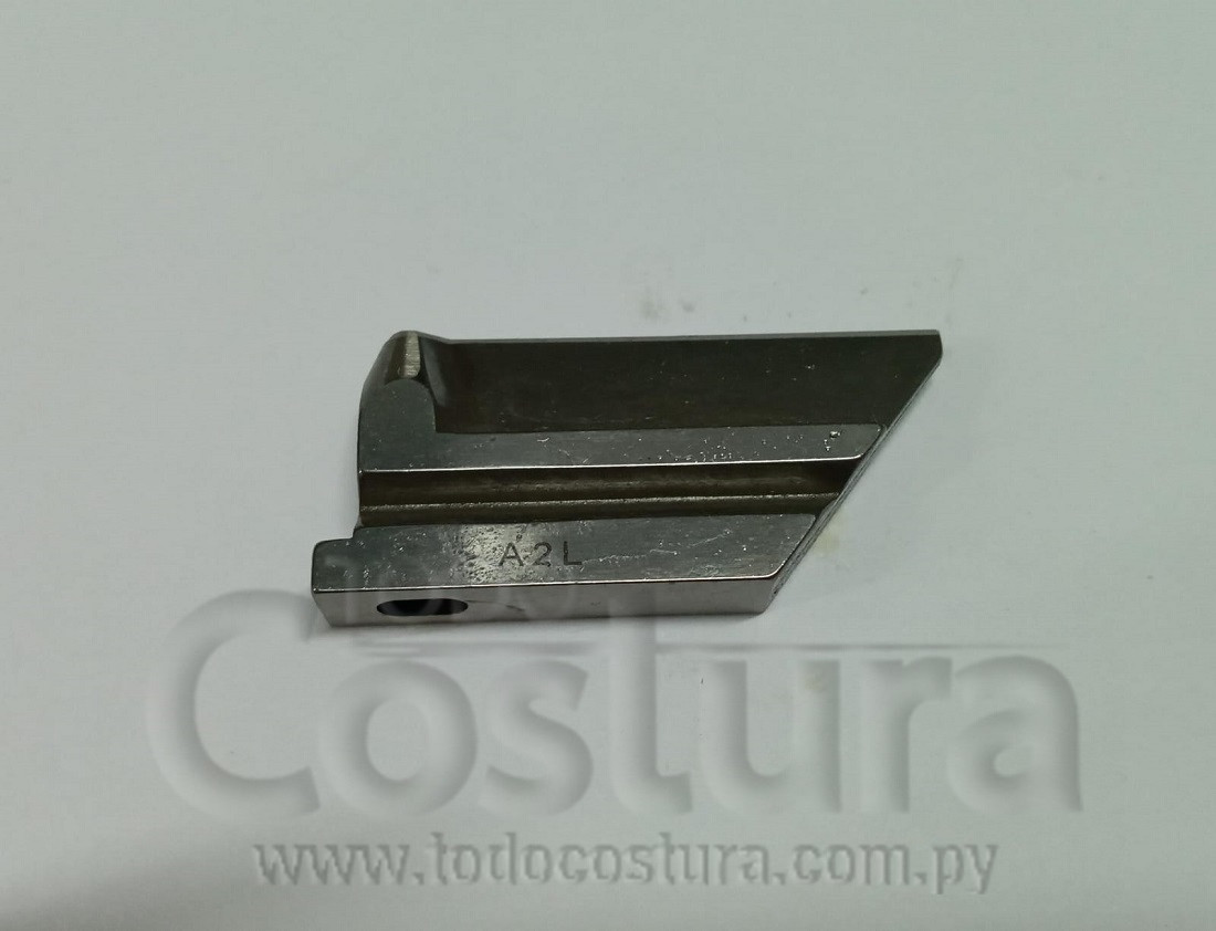 CUCHILLA DE MARTILLO (LARGO:50MM - 2,8 X 4,3MM) OJALADORA BROTHER 9820-02