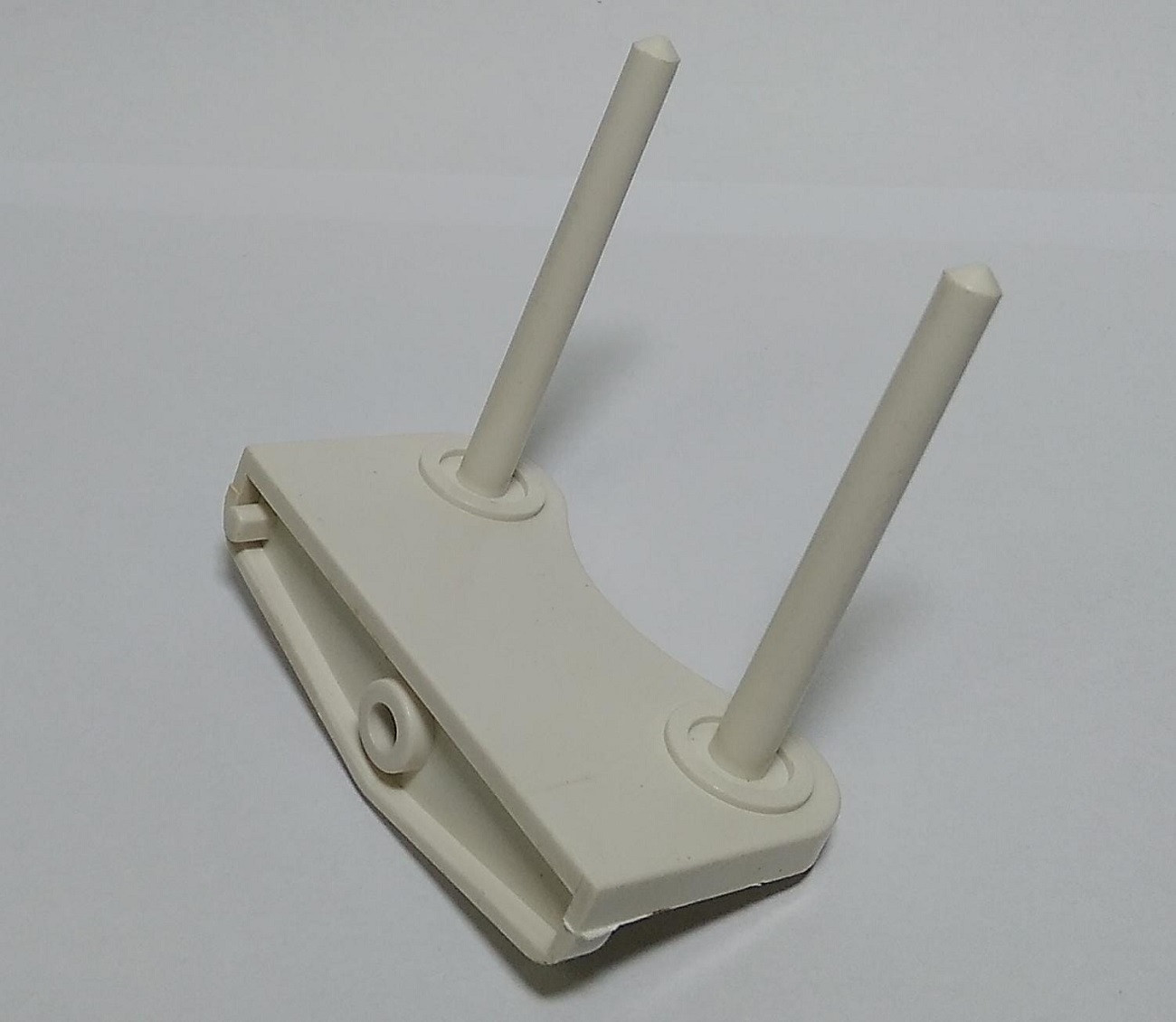 PINO DE HILO DOBLE (PLAST.) JH653