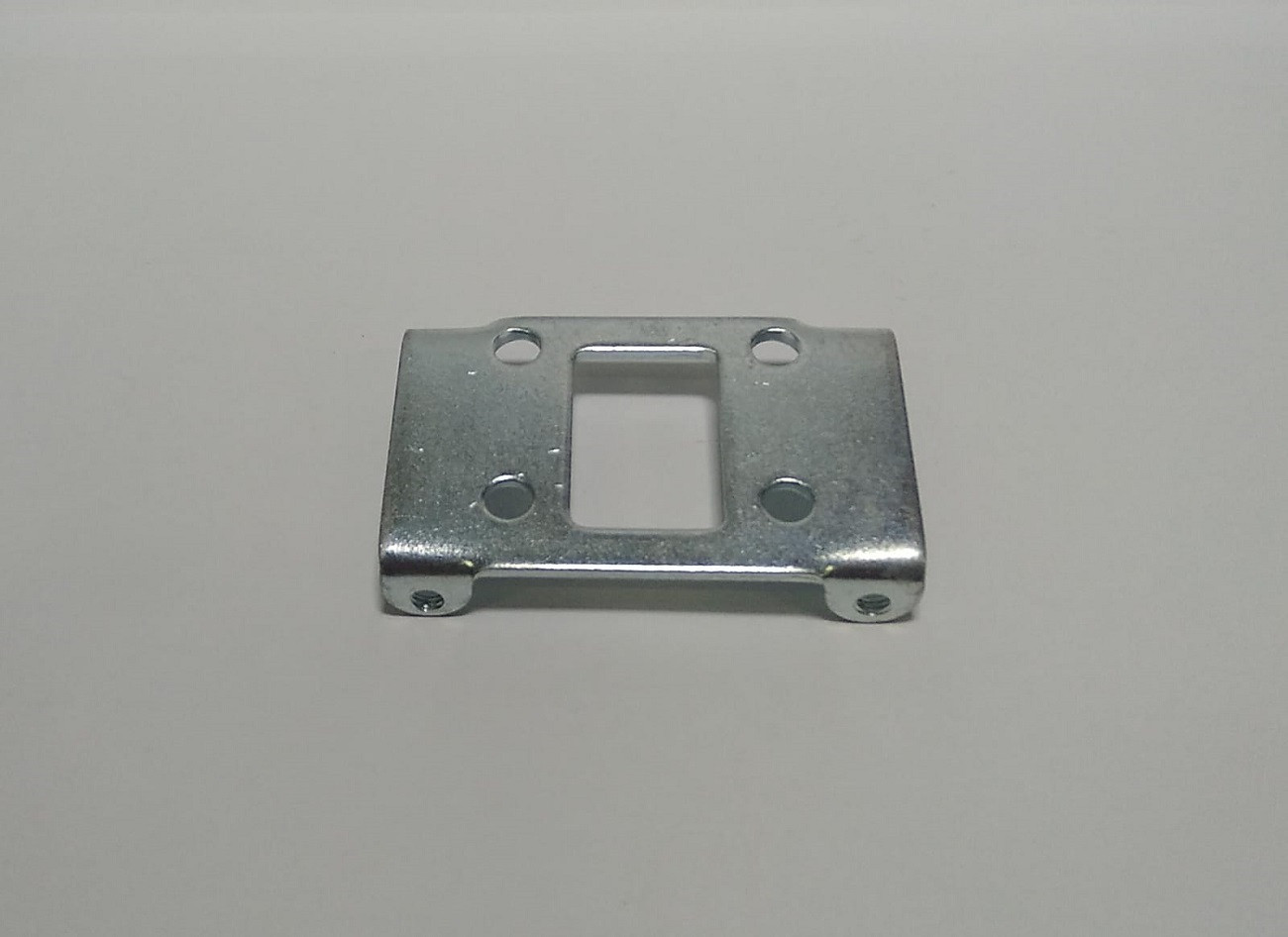 SOPORTE DE MOTOR COSEDORA DE BOLSA WILLPEX GK26-1A