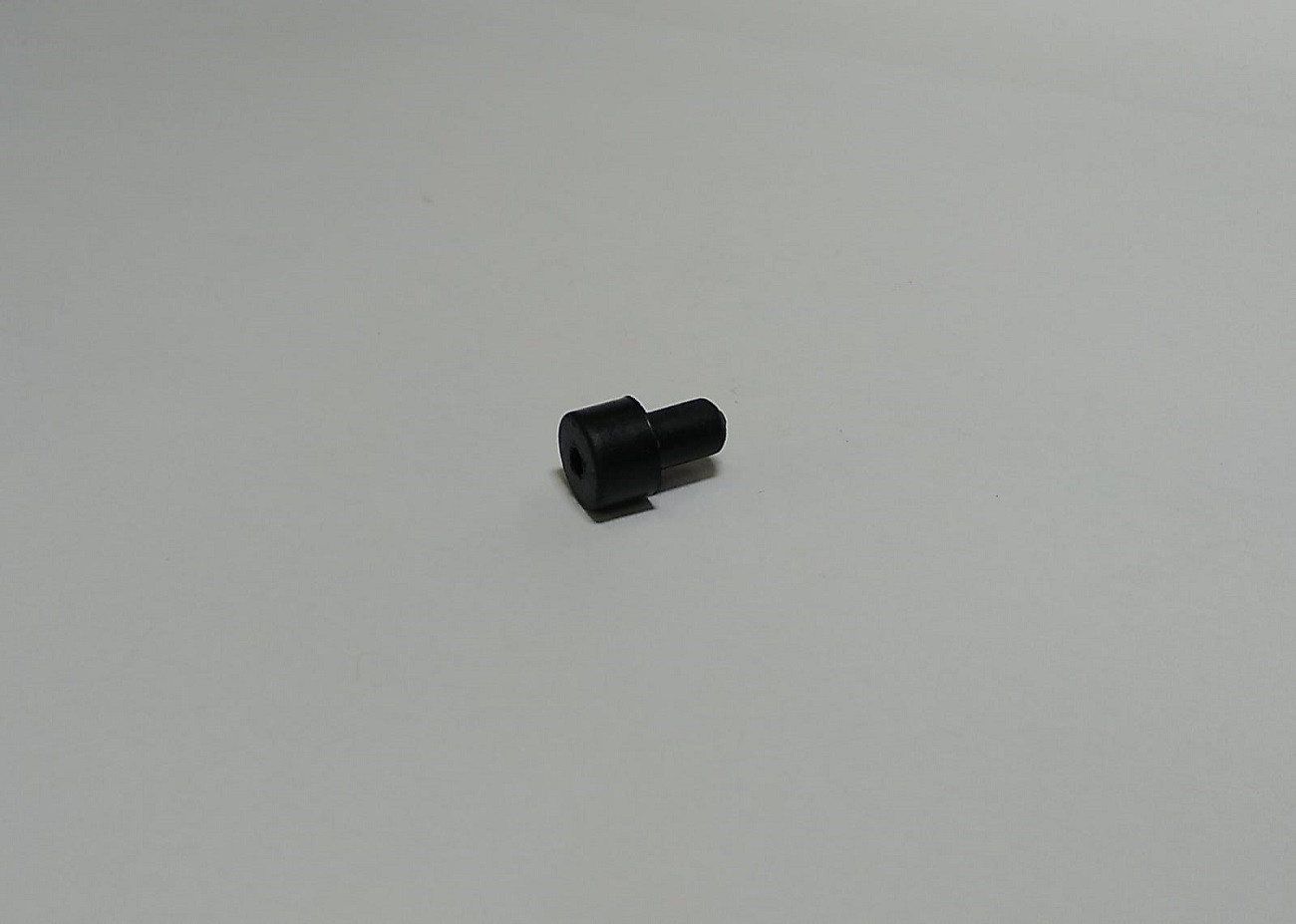 GOMITA GRANDE DE TAPA LATERAL GEM757F