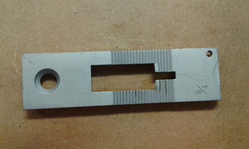CHAPA DIENTE (1/8 - LIVIANO) DOBLE AGUJA SIRUBA T828-042-032ML