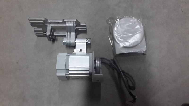 MOTOR SERVO SIRUBA (CON SOPORTE) TSA-550