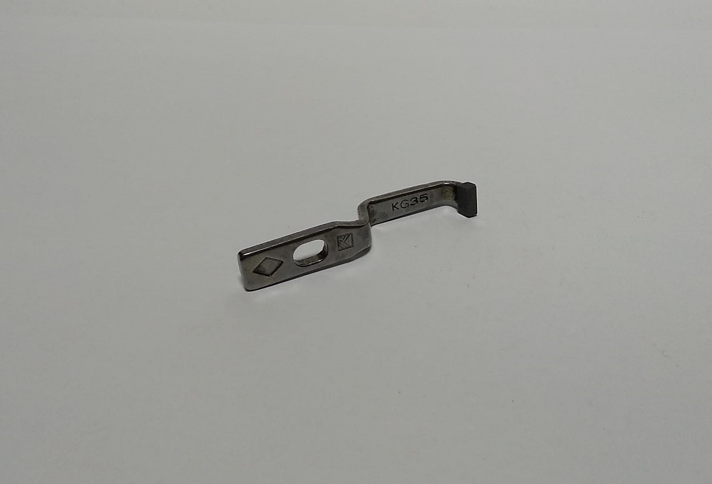 GUARDA AGUJA DE CHAPA DIENTE OVERLOCK SIRUBA 757UX-516X2-56