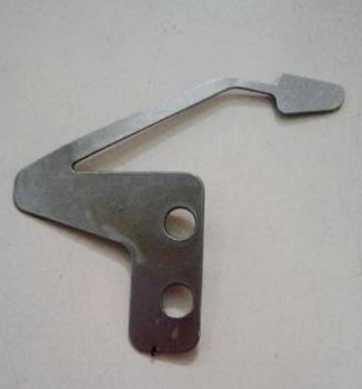 CHAPITA DE CORTE DOBLE AGUJA SIRUBA T828/C