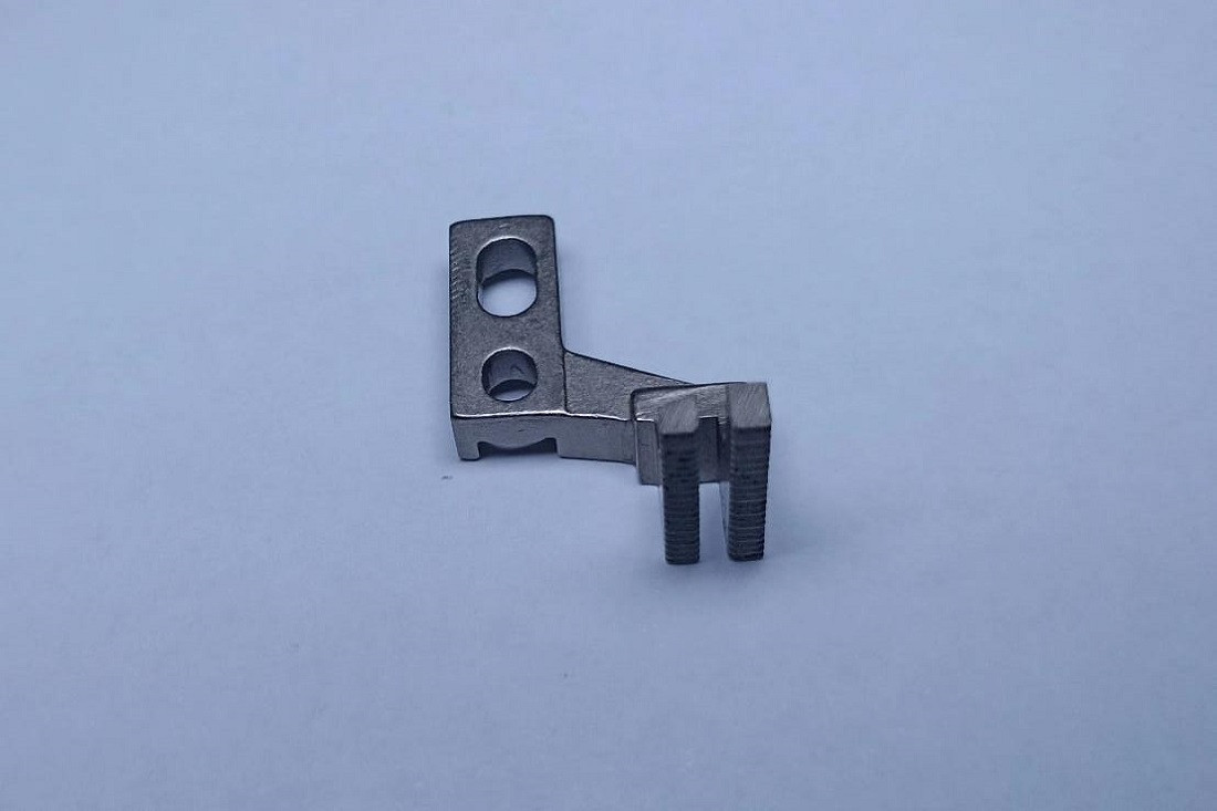 DIENTE (A) TRASERO (EXTRA LIVIANO) OVERLOCK SIRUBA 737K-504M2-04