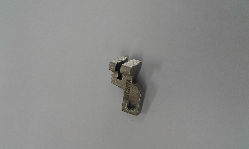 DIENTE (B) TRASERO (EXTRA LIVIANO) OVERLOCK SIRUBA 737K-504M2-04