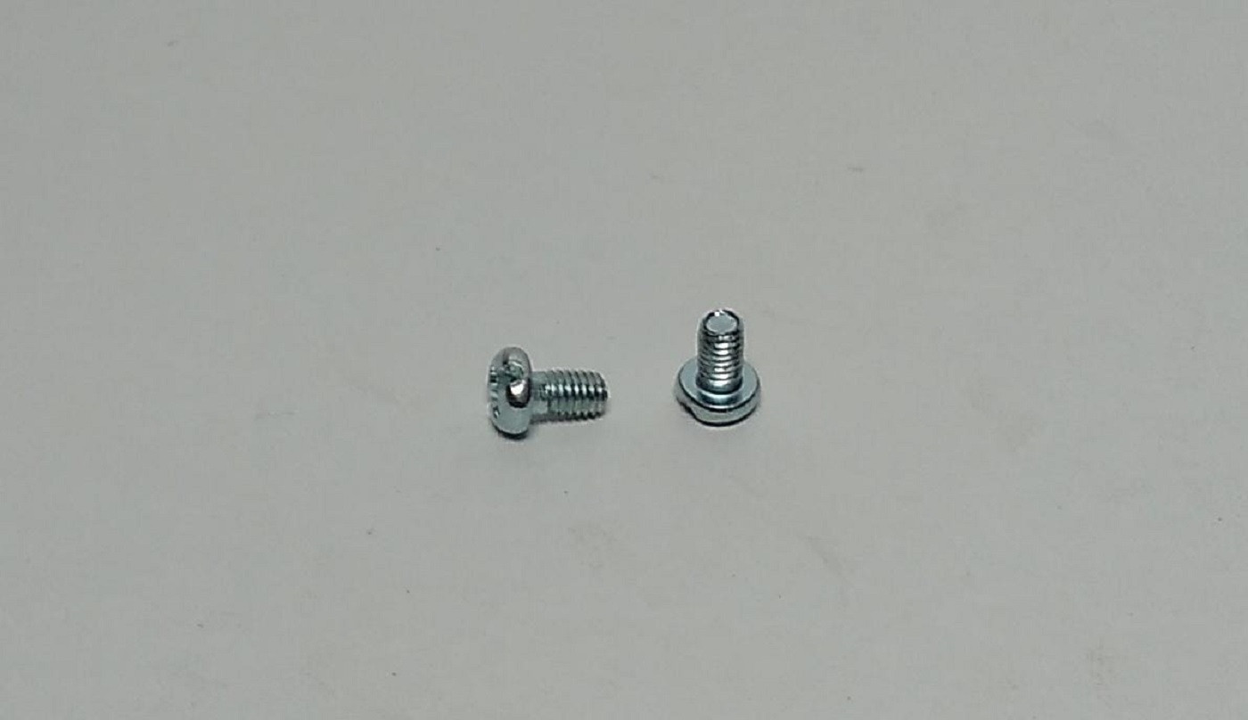 TORNILLO DE CUCHILLA INFERIOR OVERLOCK WILLPEX 334