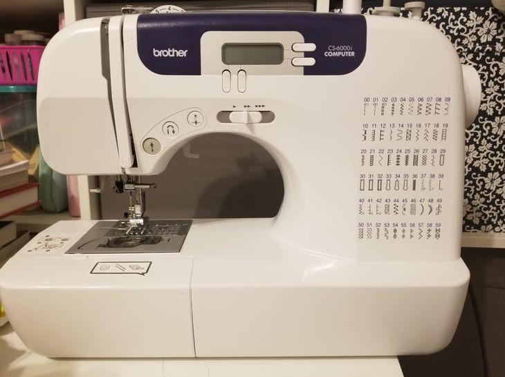 MAQUINA DE COSER BROTHER CS6000I (SEMI-NUEVA)