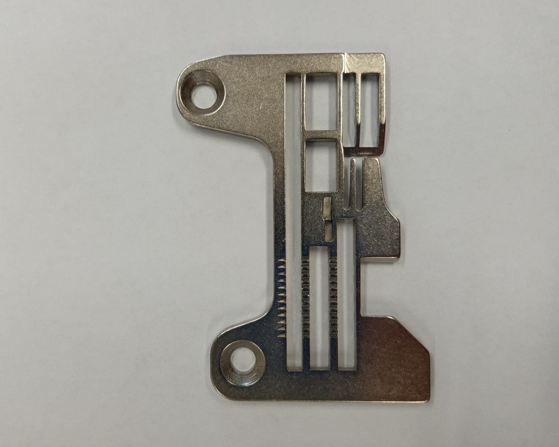 CHAPA DIENTE OVERLOCK JACK E4-6-03/333 / SIRUBA 767K-516M2-324