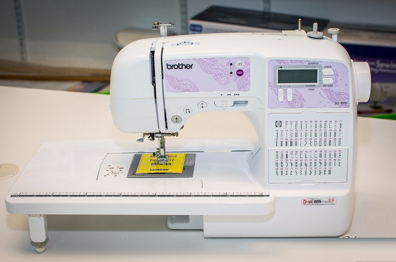 MAQ. DE COSER BROTHER SQ9000 (SEMI-NUEVA)