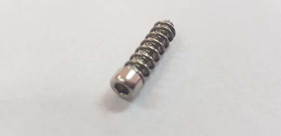 TORNILLO (GRANDE) CON RESORTE DEL SOPORTE DE LENTE ENFOQUE CORTADORA LASER WILLPEX 1390