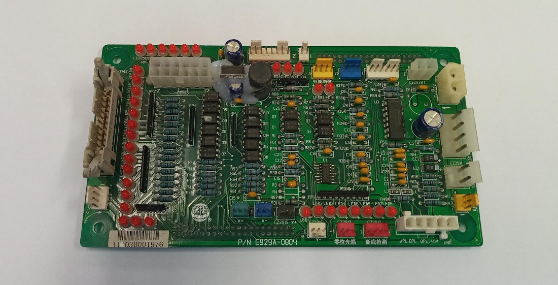 PLACA DE CONTROL BORDADORA INDUSTRIAL ZGM C-1201