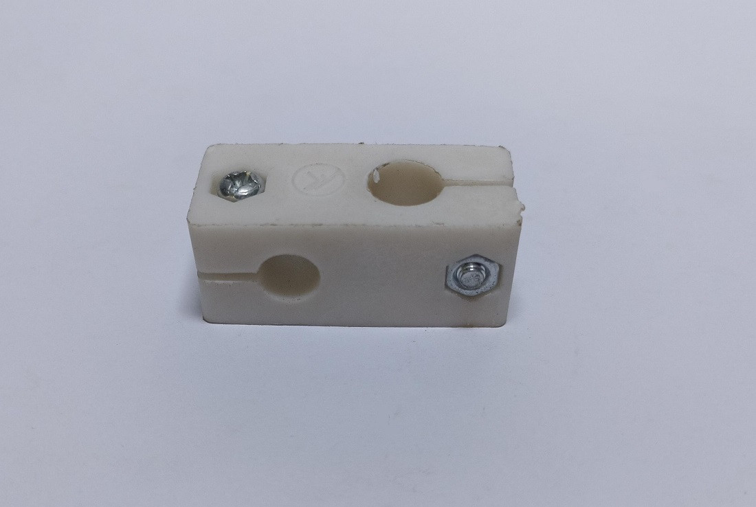 CONECTOR (CHICO) DEL PORTAHILO PARA ENGOMADORA INDUSTRIAL VC008-04