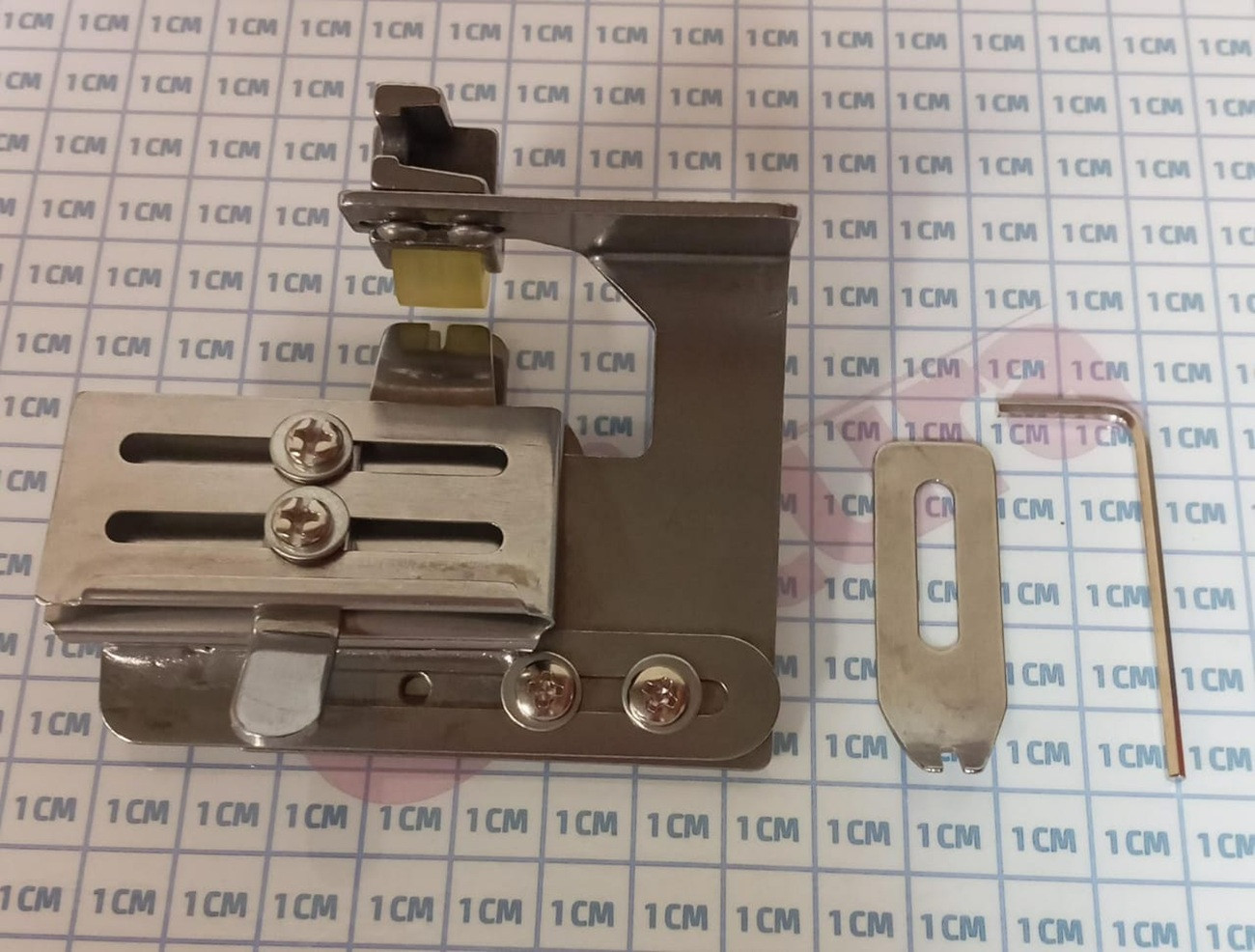 PRENSATELA CON GUIA FRU-FRU (IZQUIERDO) RECTA INDUSTRIAL